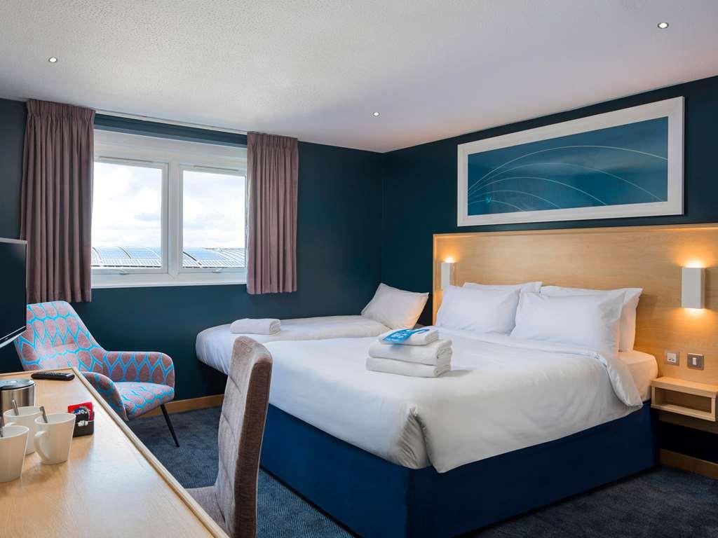 Travelodge Swansea Central Номер фото