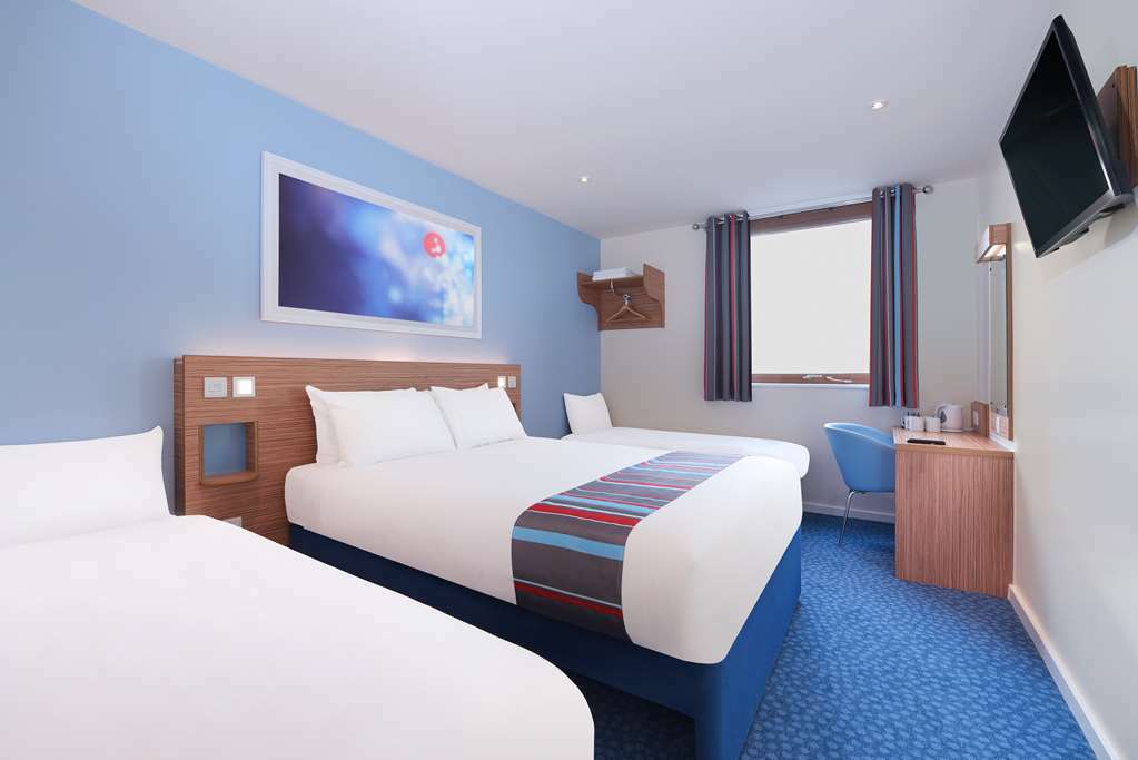 Travelodge Swansea Central Номер фото